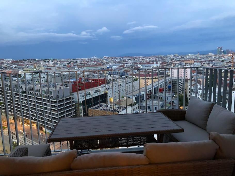 Stunning View Over Vienna In City Center Exterior photo